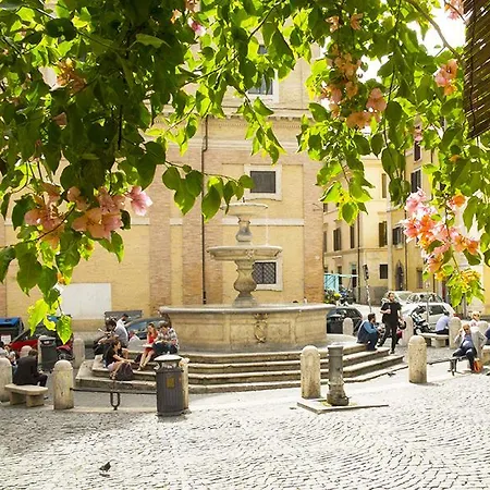 Agata Monti Colosseo Apartmán *